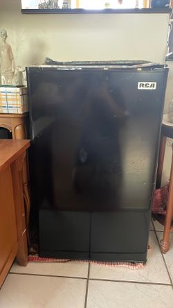 Mini fridge