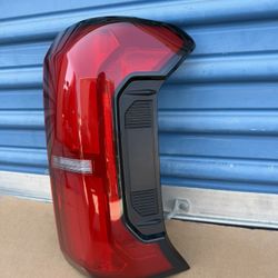 2024,2025,2026 Toyota Tacoma Tail Light LED/Mica Trasera LED Rh Passenger Oem,Original  Ask