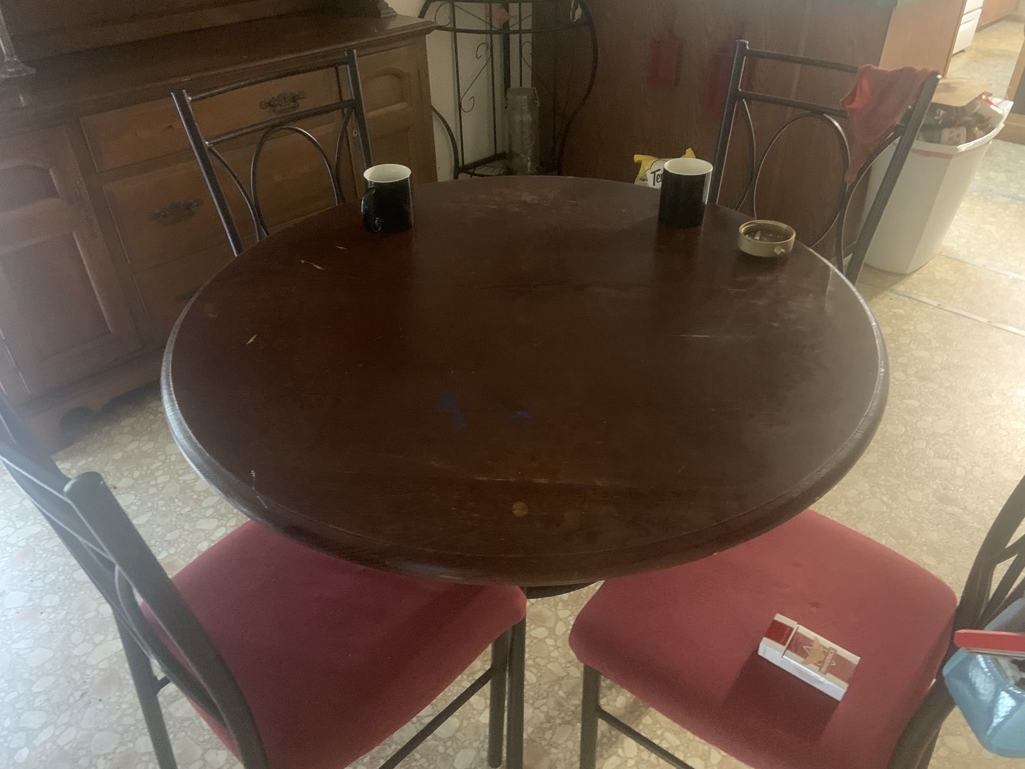 Table 4 Chairs And 2 Corner Shelves