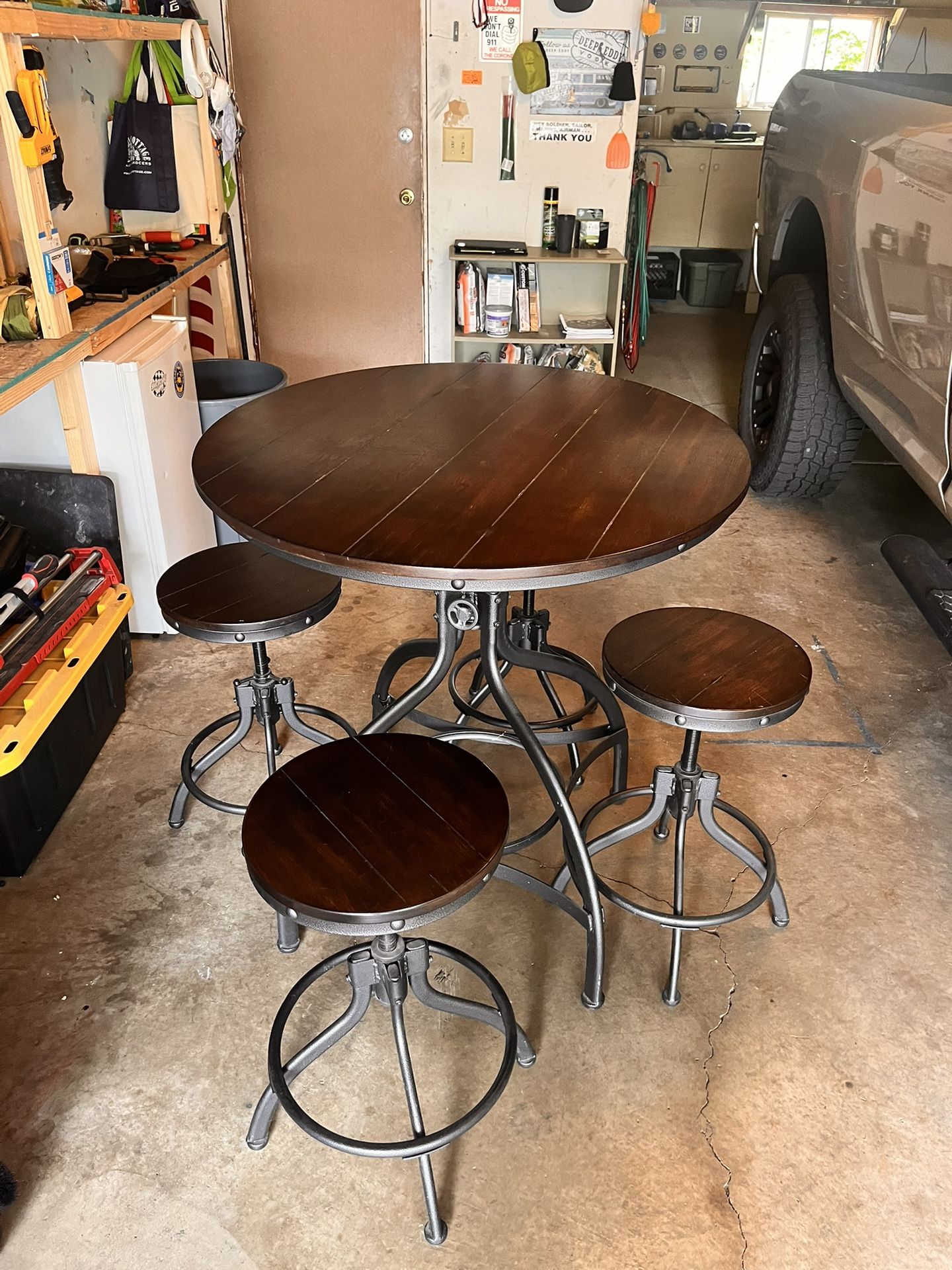 Pub Table With 4 Stools