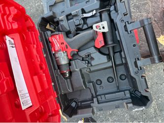 Milwaukee M18 FUEL 1/2" Hammer Drill/Driver