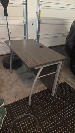 Computer desk