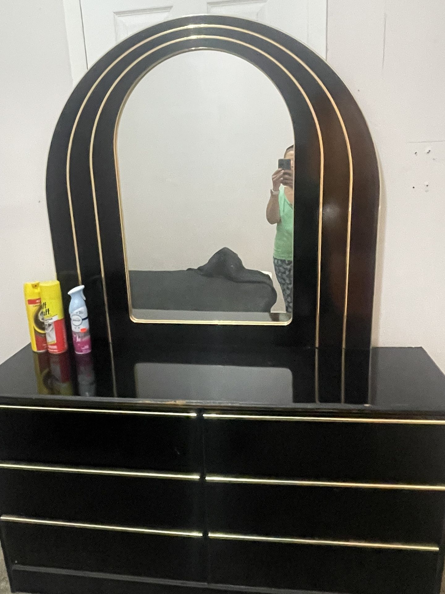FREE BLACK DRESSER & MIRROR