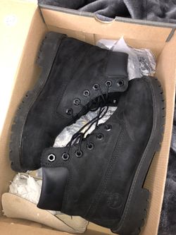 BLACK TIMBS WOMEN’S 8