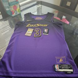 2 Los Angeles Lakers Jerseys Both Small In Mens