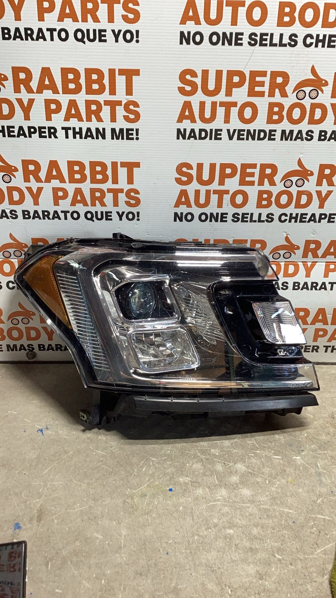 2018 Expedition Passenger Headlight Halogen FOR PARTS ‼️ 2021 