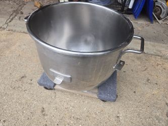 HOBART VMLH-40 40 qt stainless steel mixing bowl