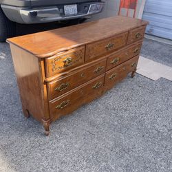 BEAUTIFUL FRENCH PROVINCIAL  DRESSER WITH  MIRROR