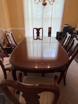 Gorgeous Broyhill Dining Room Set