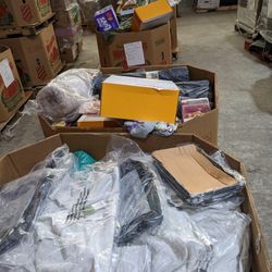 Brand New Target pallets Great for flea market or Faceb@@k sales Financing Available!!