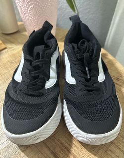 VANS UltraRange Rapidweld Black White