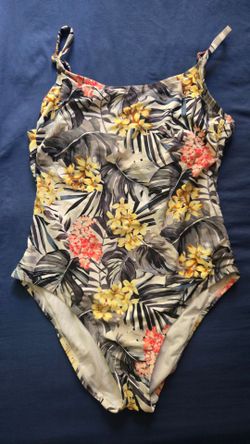 WOMENS HURLY BATHING SUIT SIZE MEDIUM