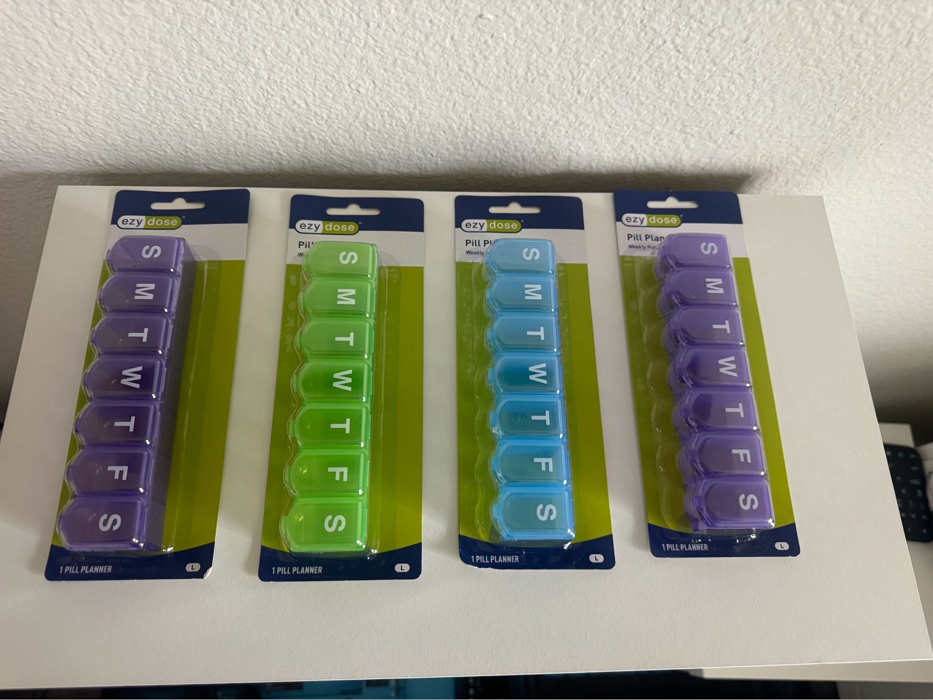 4 pieces pill planner weekly push “ N Pop “