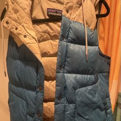 Patagonia Women's Two-Tone Blue and Tan Puffer Vest