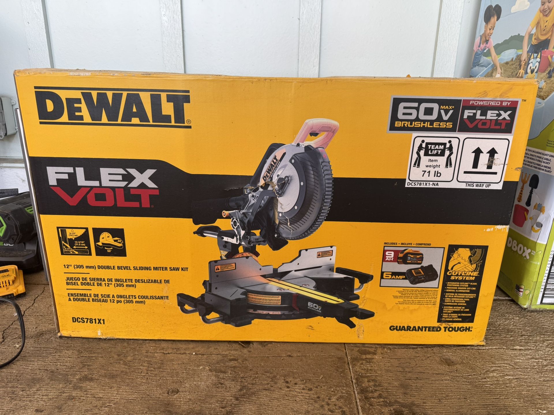DeWalt 12” Sliding Mitre Saw Kit 60v With 9AH Battery And Charger New In Box