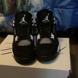 Jordan 4 White Thunder