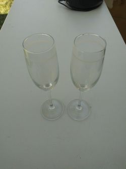 2 Glass Champagne Flutes