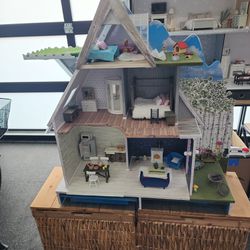 Doll House with accessories