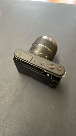 Nikon 1 J1 Mirror Less Camera With 30-110 Zoom Lens , Almost New