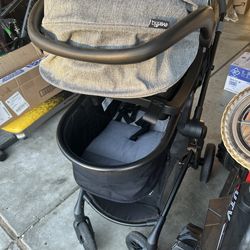 Evenflo  pivot stroller and car seat with base