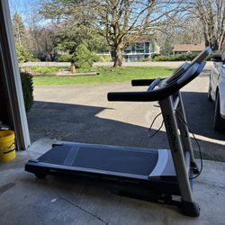 Nordic track Treadmill 