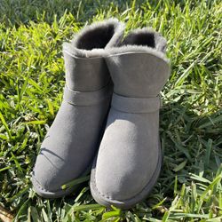 Ugg Grey Winter Boots Size 9 Brand New