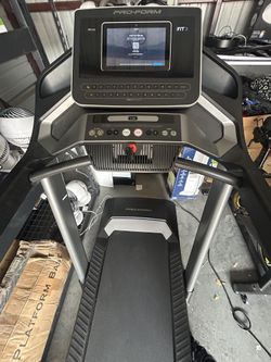 ProForm Pro 2000 Smart Treadmill with 10” HD Touchscreen Display **FOR PARTS**
