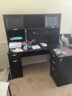 Free desk!
