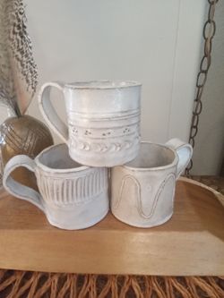 VINTAGE HAND MADE CLAY COFFEE CUPS & WEED VASE SIGNED AND DATED 1975
