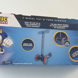 Sonic The Hedgehog 3 Wheel Tilt and Turn Scooter