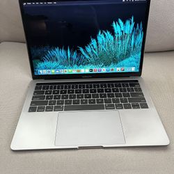 2019 MacBook Pro 13 inch - 16GB/128GB