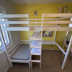 Loft Bed/Desk/lounge 