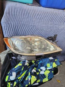 07 ls460 passenger headlight