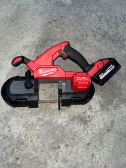 Milwaukee Cordless Compact Bandsaw with battery 6.0
