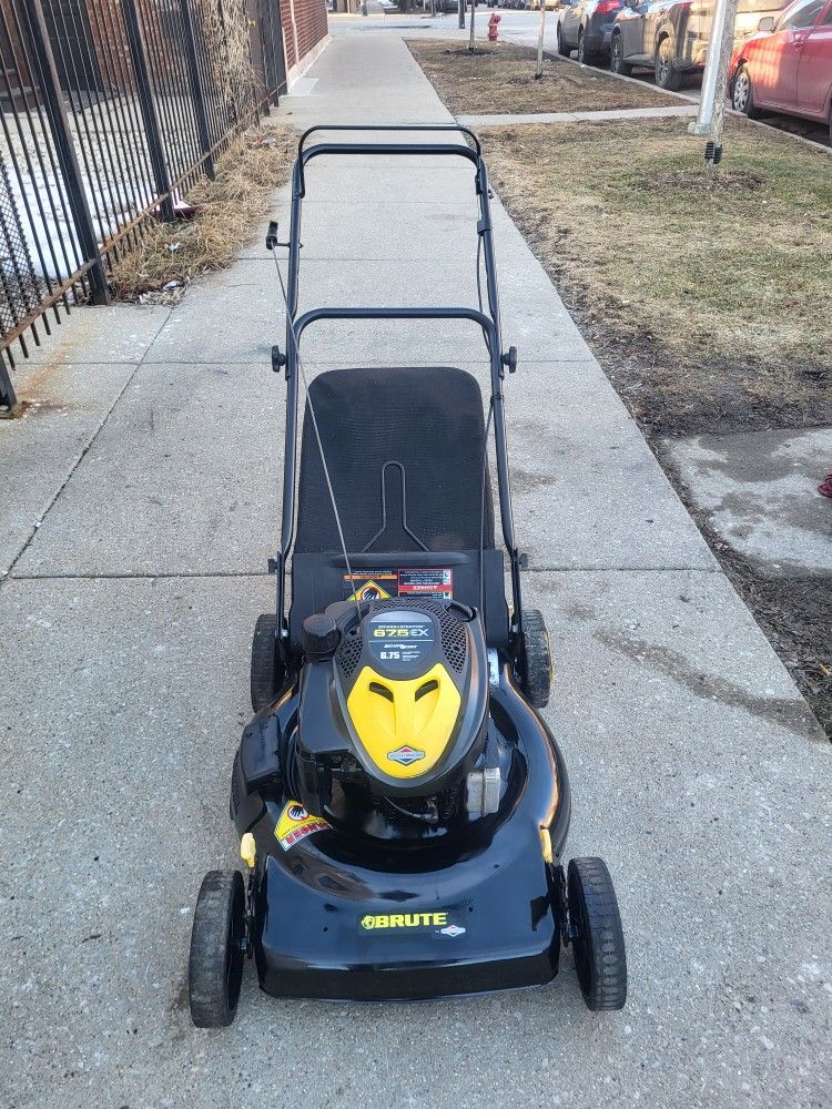 Lawnmover Brute Push With New Carburetor Firm Price