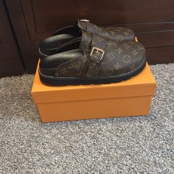 Lv Clogs 