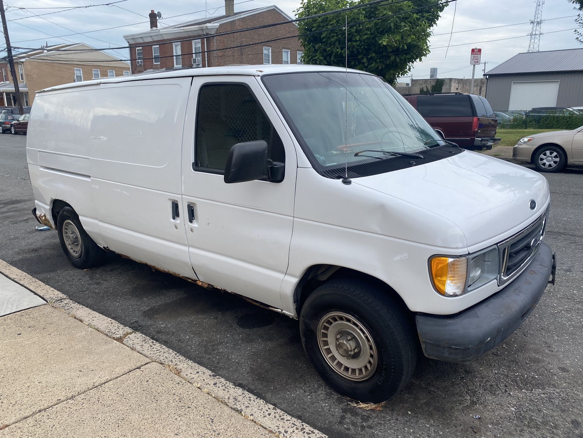 2000 Ford E-150