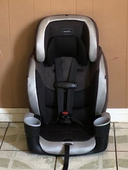 LIKE NEW EVENFLO MAESTRO CAR SEAT 2 IN 1