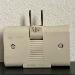 VTG Leviton Snug Plug 3 Plug-In Outlets Folding 2 Prong Adapter (15A 125V) Japan