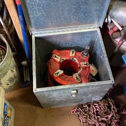 Ridge 2 1/2 -4 “ Pipe Threader With Adapters And Dies