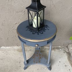 Round Side Table 
