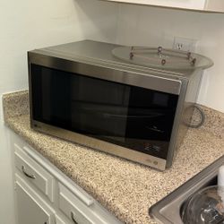 LG Microwave Touchscreen 