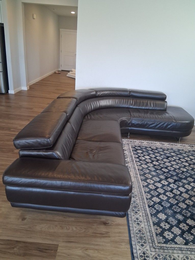Leather Sofa Sectional Super Clean Perfect Condition. Free Delivery Available.