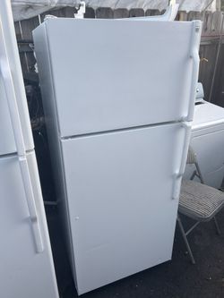 Ge 22 Cu Ft Refrigerator And Freezer