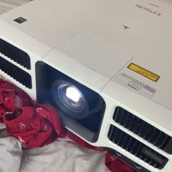 Epson Pro L1100U Laser Projectors with 4K Enhancement