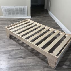 Toddler bed
