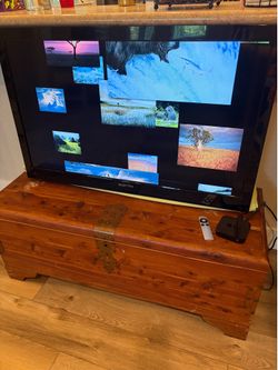 Tv with wall mount and Apple TV