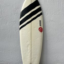 Artemis Surfboard FCS II Fin System