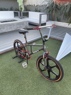 Old school Haro Bmx bike w/ GT tomahawk mags