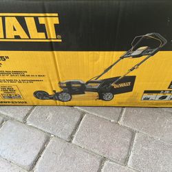 DEWALT 20V MAX 21.5 in. Battery Powered Walk Behind Push Lawn Mower with (2) 10Ah Batteries & Charger